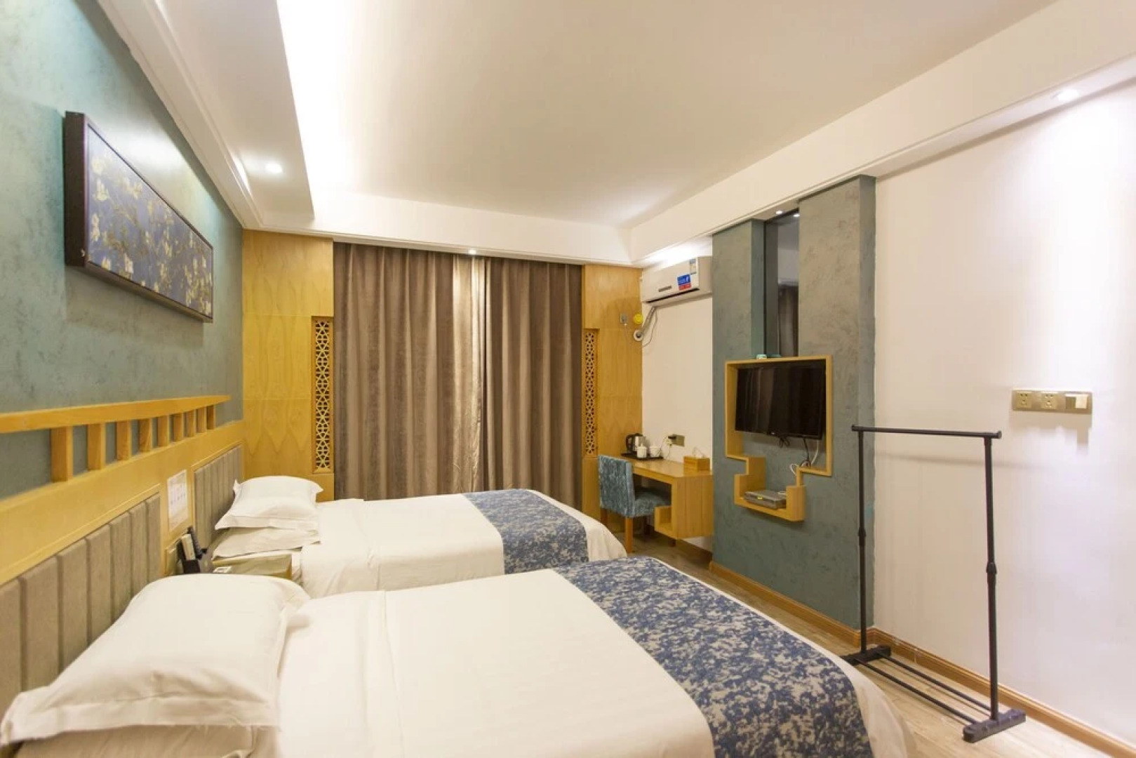 Zhangjiajie Heyday Hotel