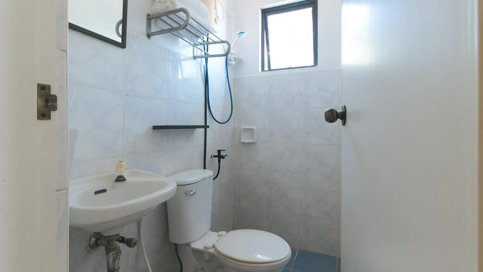 OYO 426 Coco Grove Tourist Inn