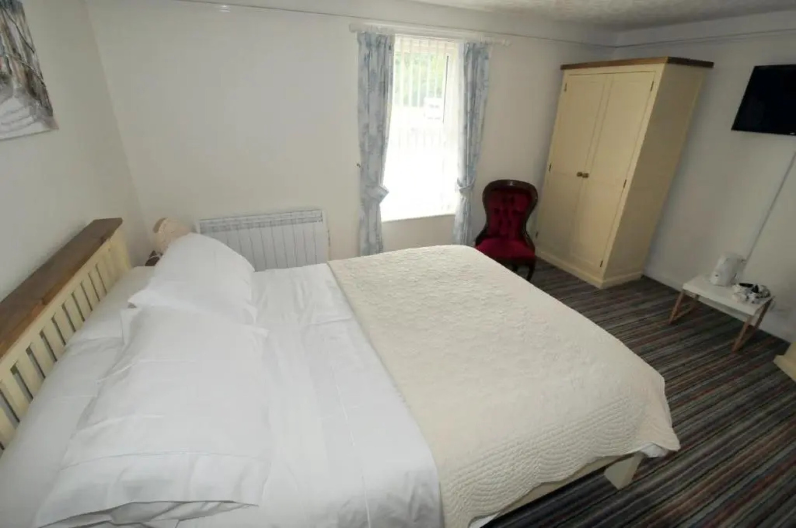 Treviglos Lodge Bed  Breakfast