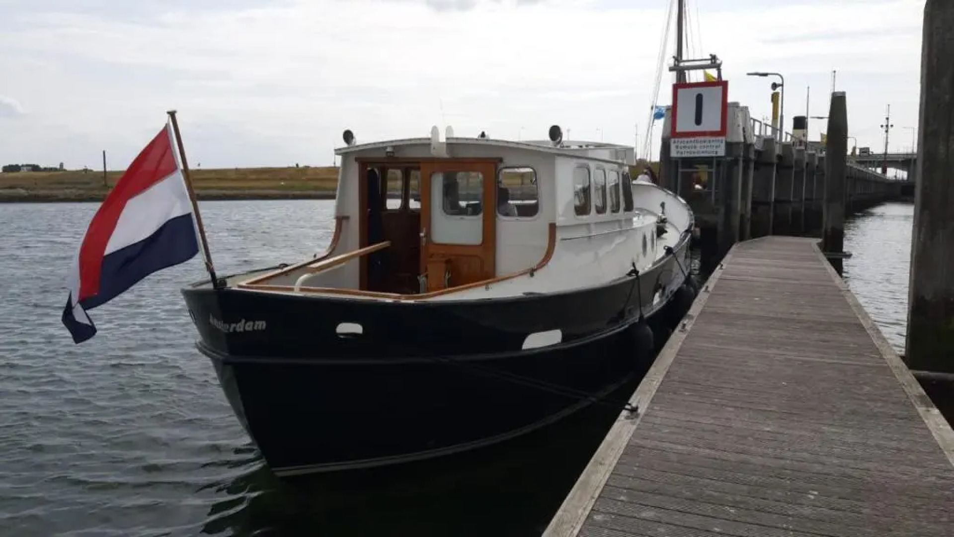 Privé B&B Motorsailer Rataplan