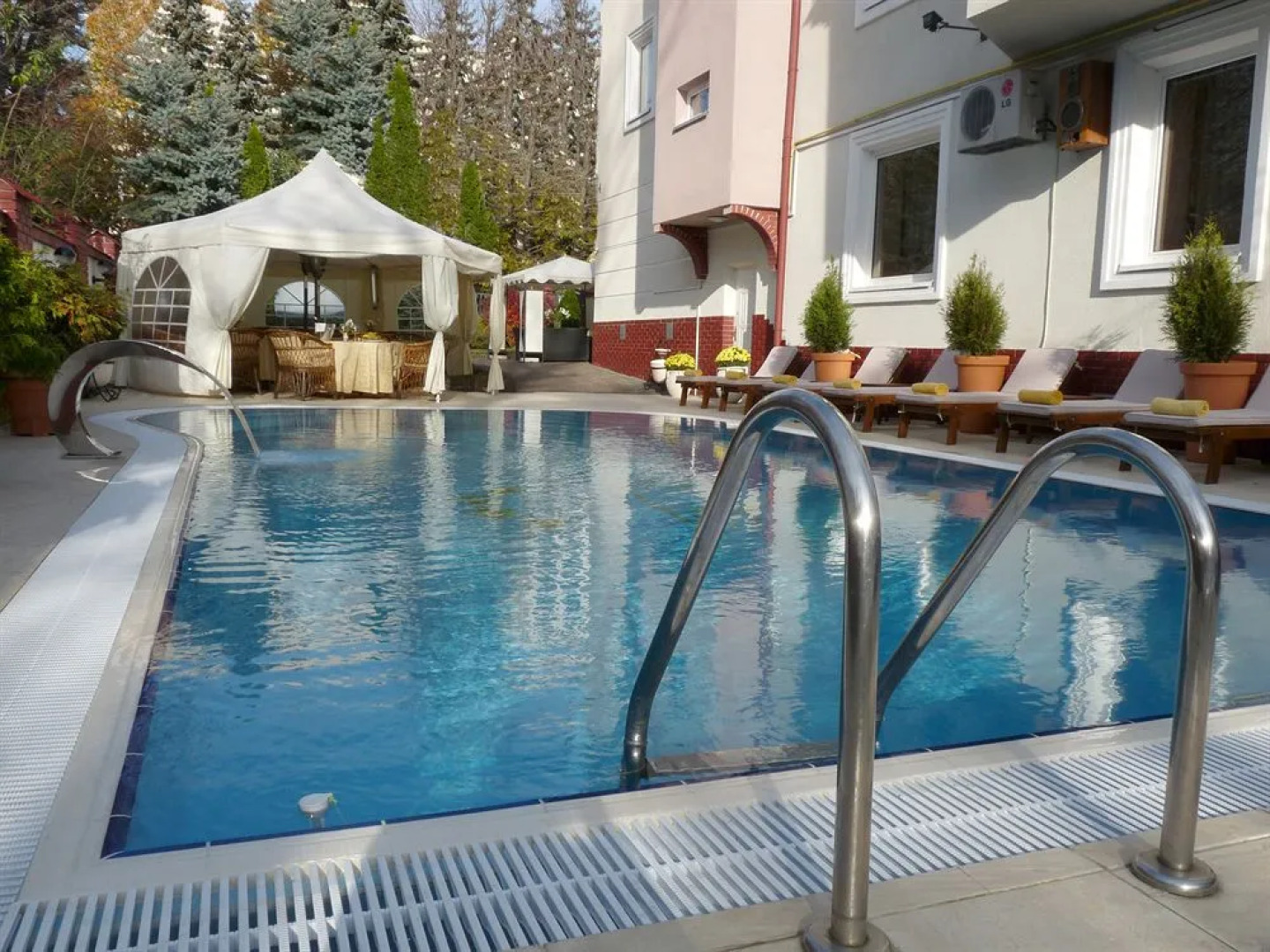 Отель «Эней»