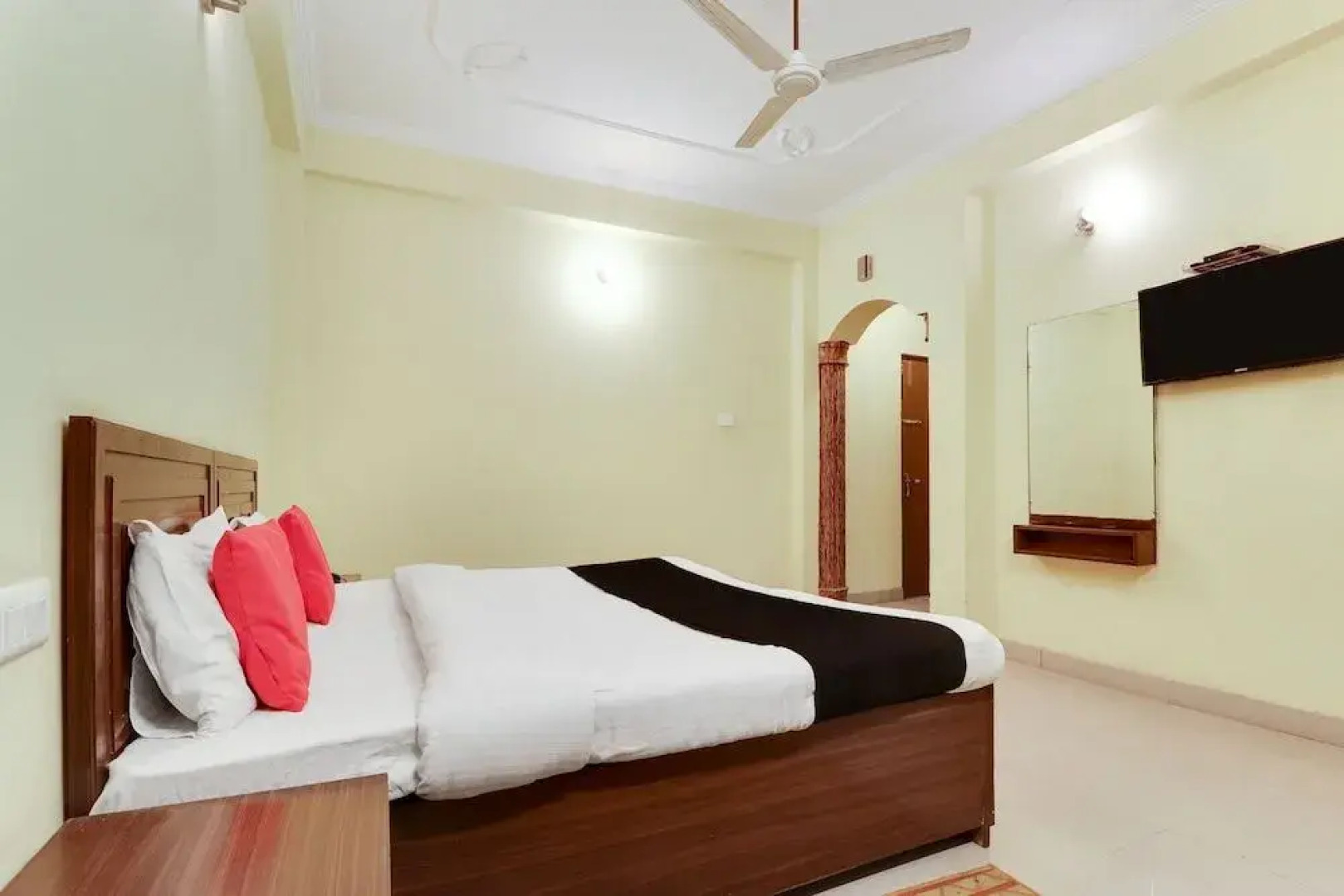 Capital O 43516 Dream World Resort