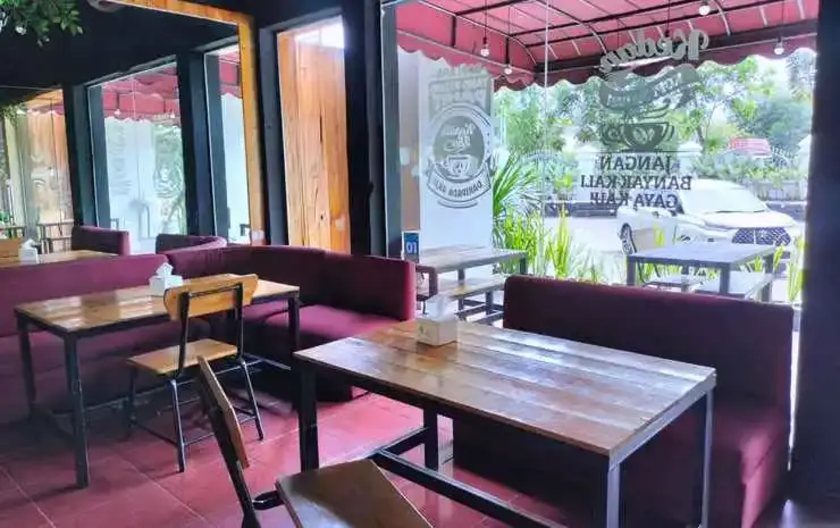 Pardede International Hotel