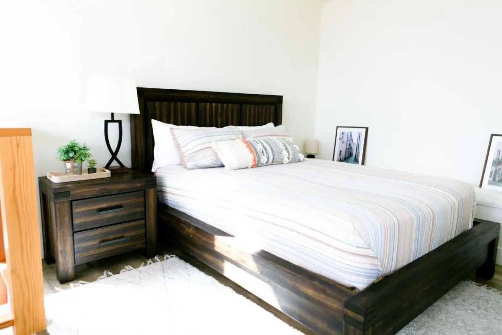 Modern Ski Chalet, 10mins to Skiing, Hot Tub & Mountain Views