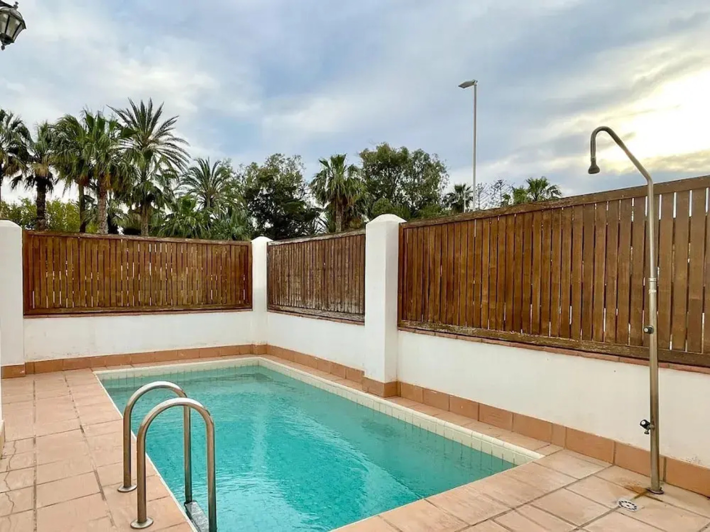 Sunlit Villa Near Golf