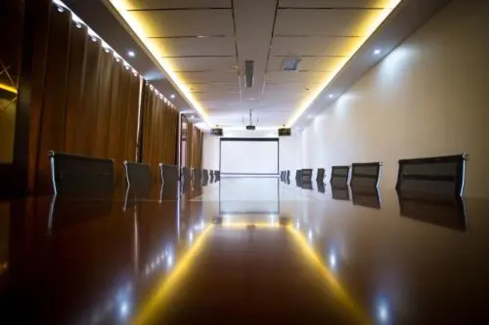 Kuerle Jinrun Holiday Hotel Airport Road