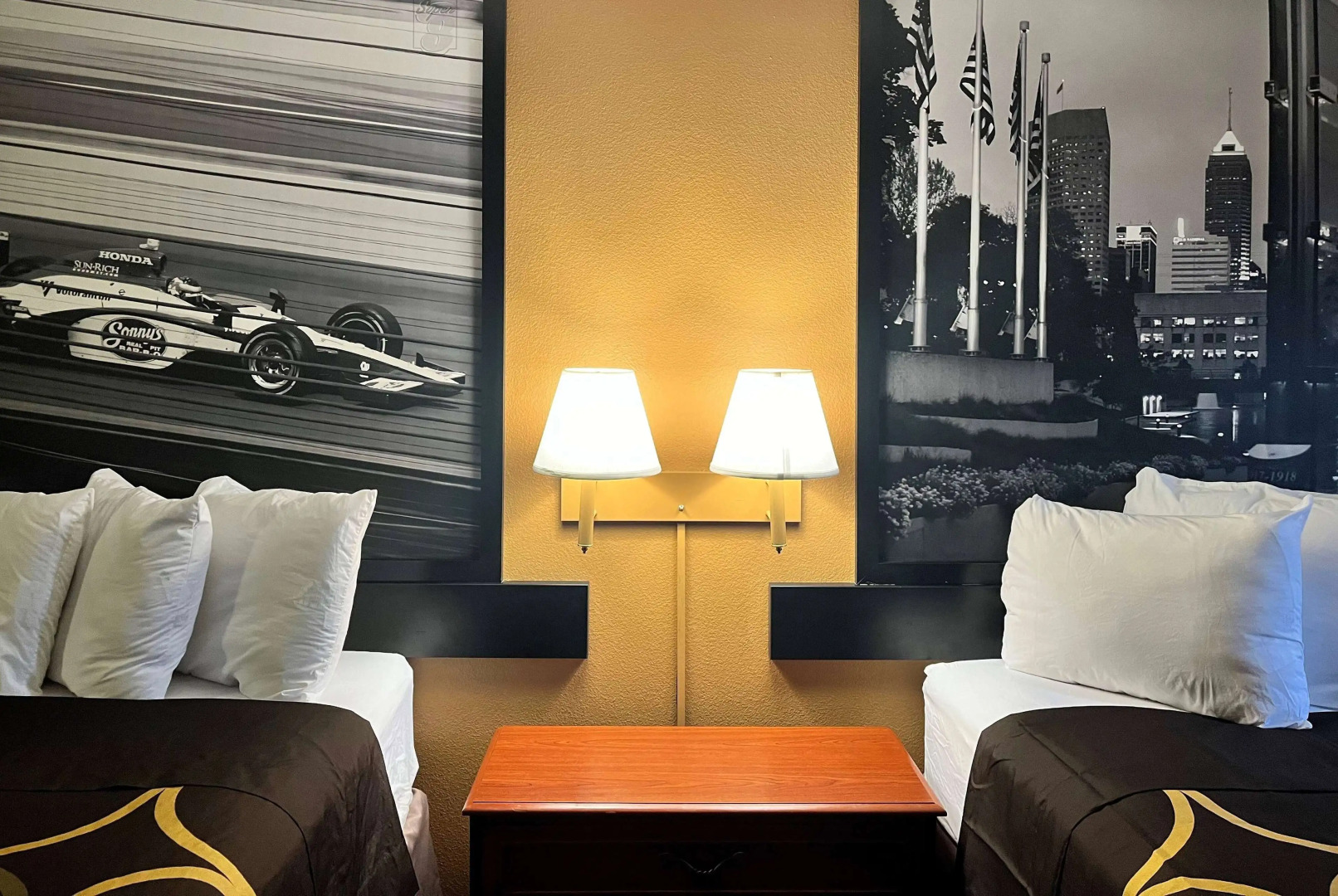 Super 8 by Wyndham Indianapolis/NE/Castleton Area