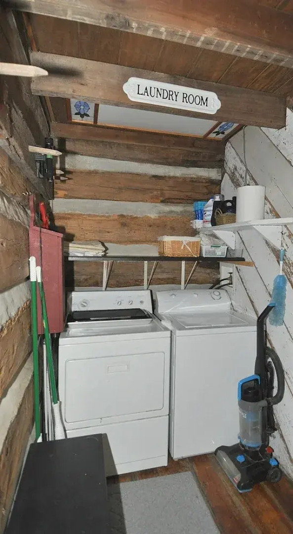 Pondview Cabin - Log Cabin Retreat