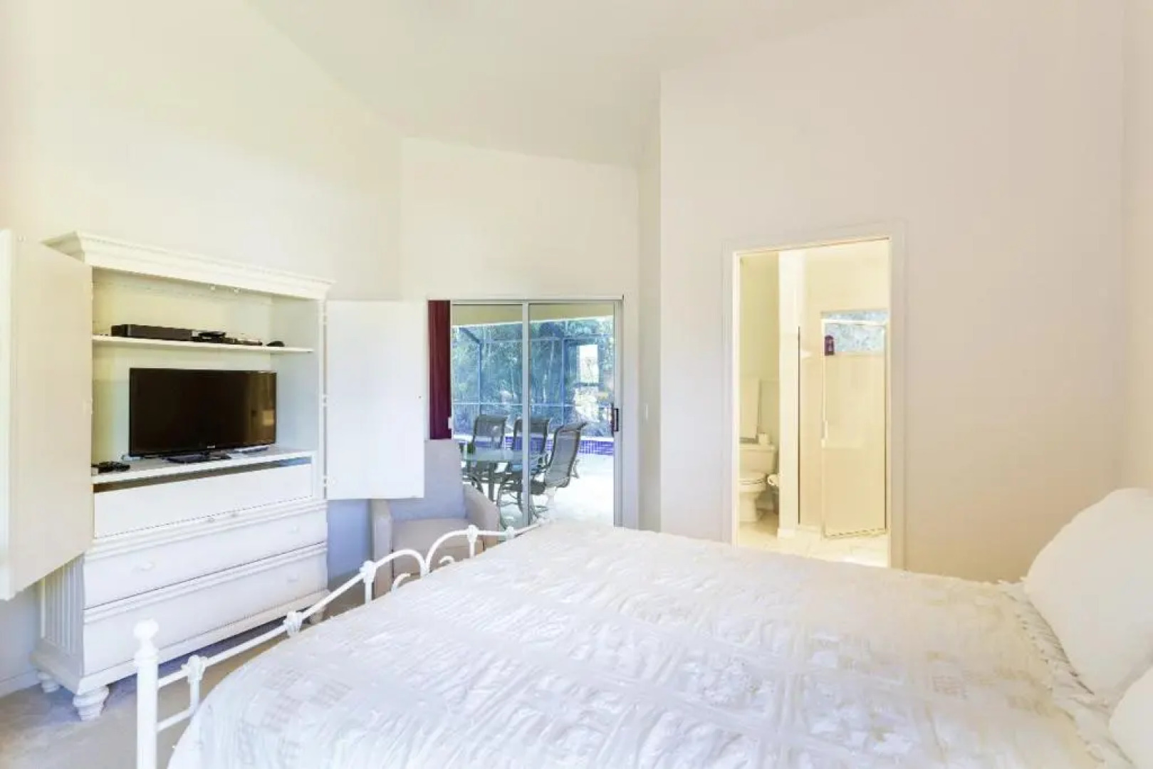 Serene & Attractive Heated Pool Spa Home