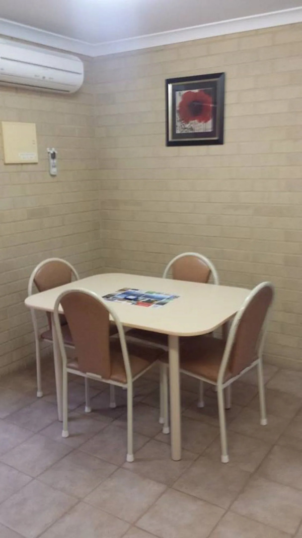 Albany Holiday Units