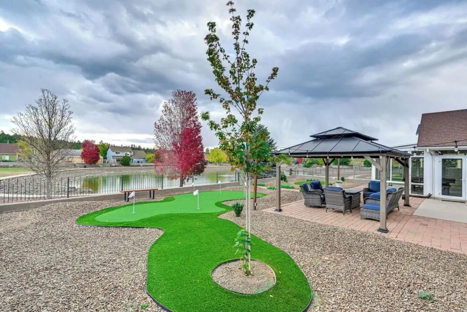 12 Mi to Flagstaff: Pet-friendly Home w/ Sunroom!