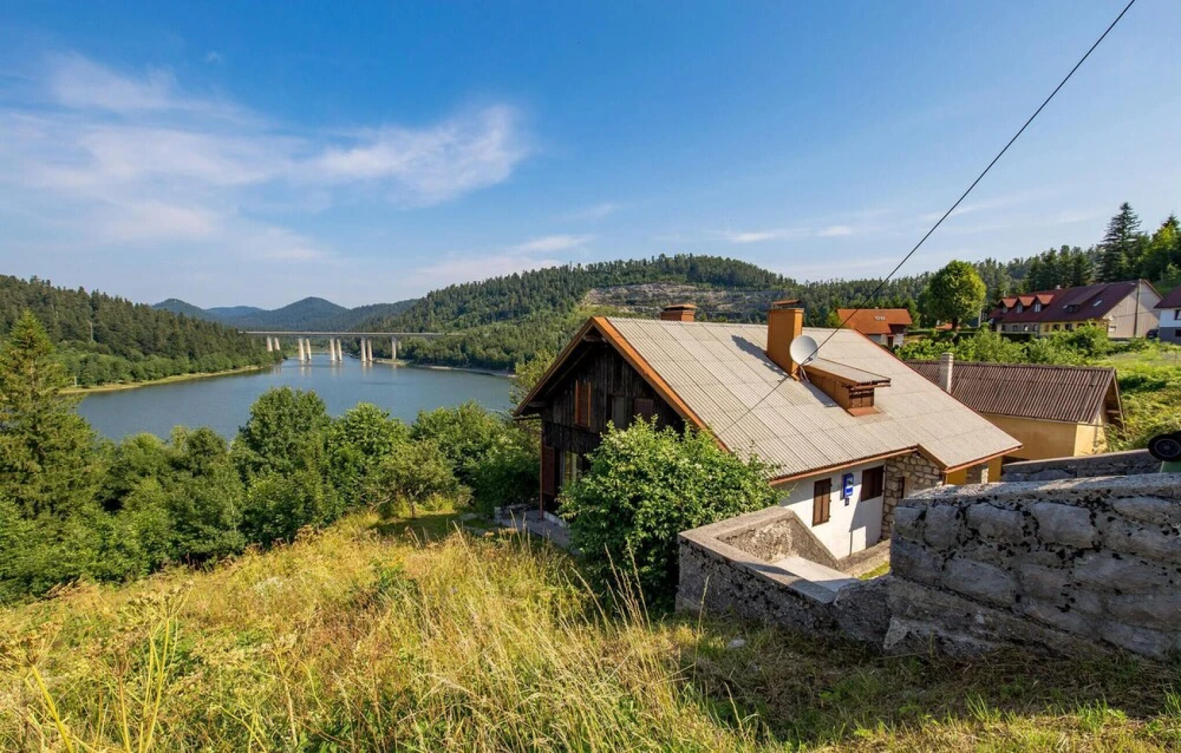 Awesome Home in Fuzine With Wifi and 5 Bedrooms