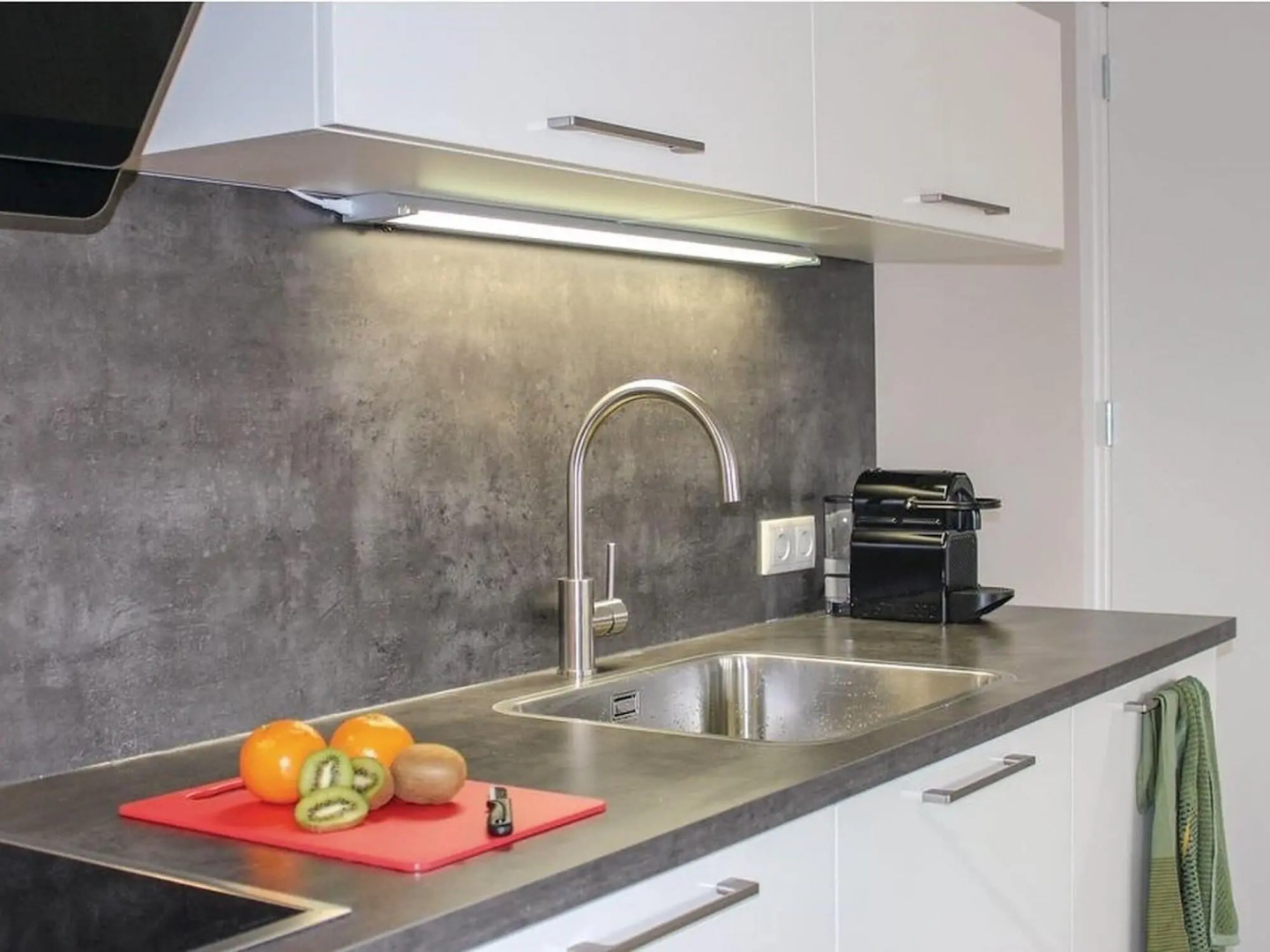 Beautiful villa with sauna, in a holiday park on the water in Friesland