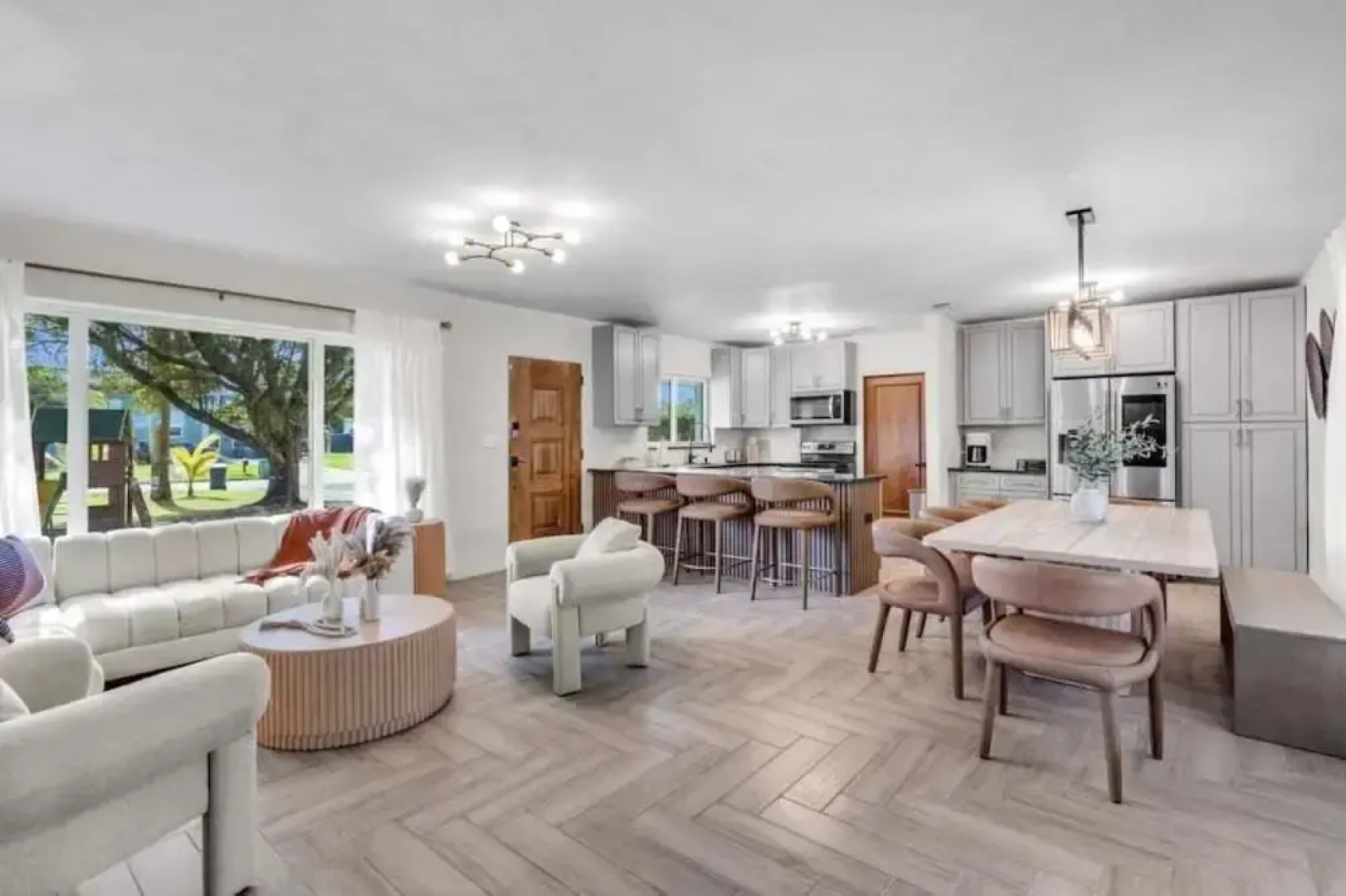 4br Biscayne River Home: Pool & Pickleball Fun 4 Bedroom Home