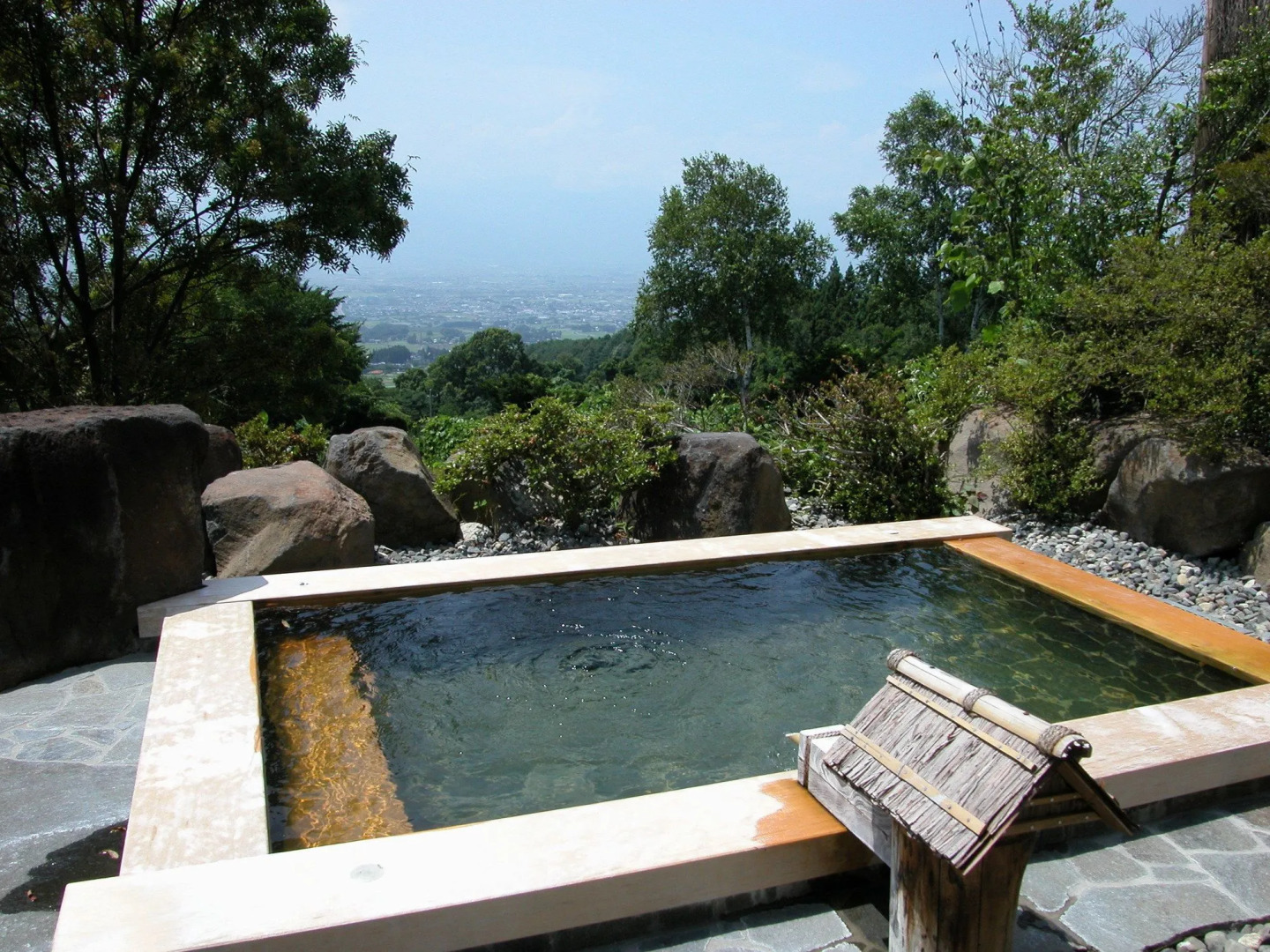 Yakushidaira Akanejyuku