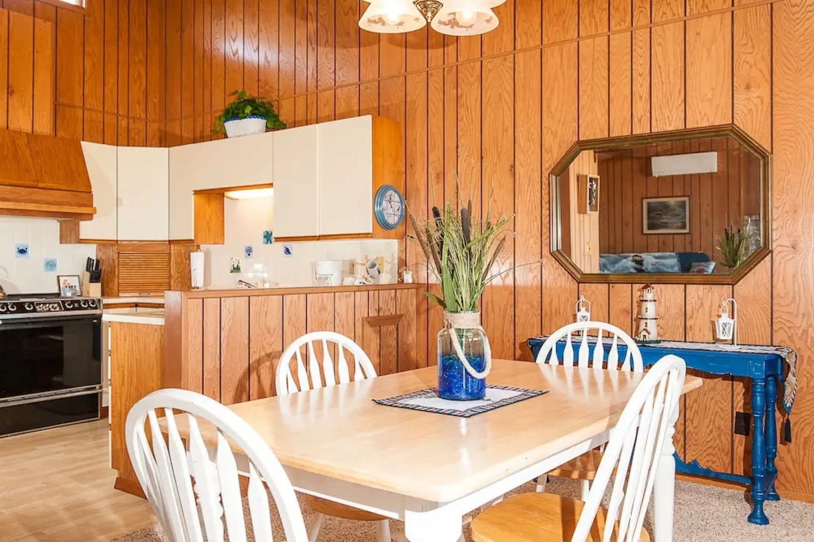 Pacific Rest 3 Br home by RedAwning