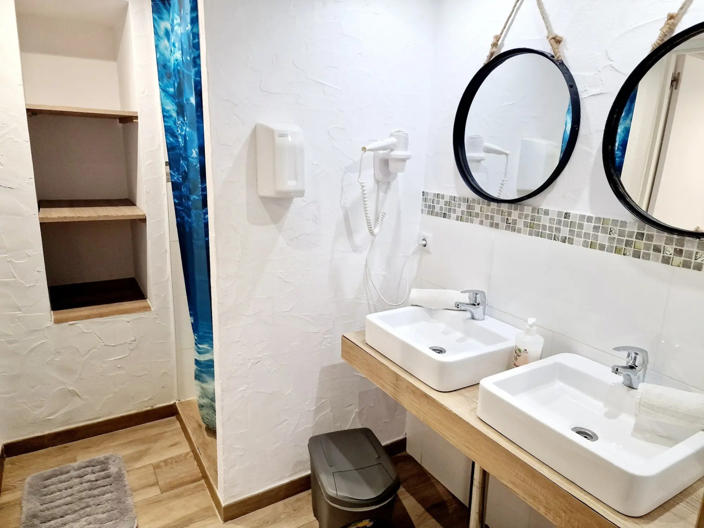 Y Hostel - Albergue Juvenil