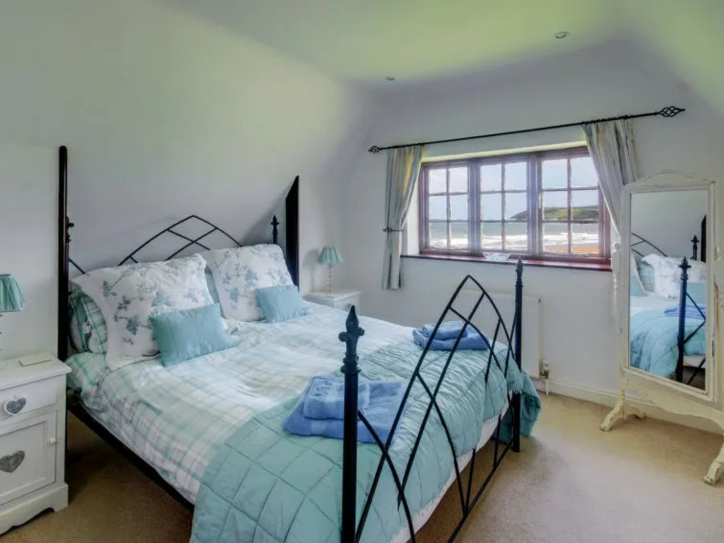 Holiday Home Cock Rock