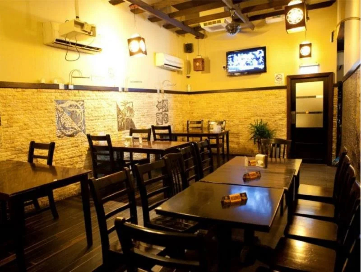 OYO 90375 Reggae Inn
