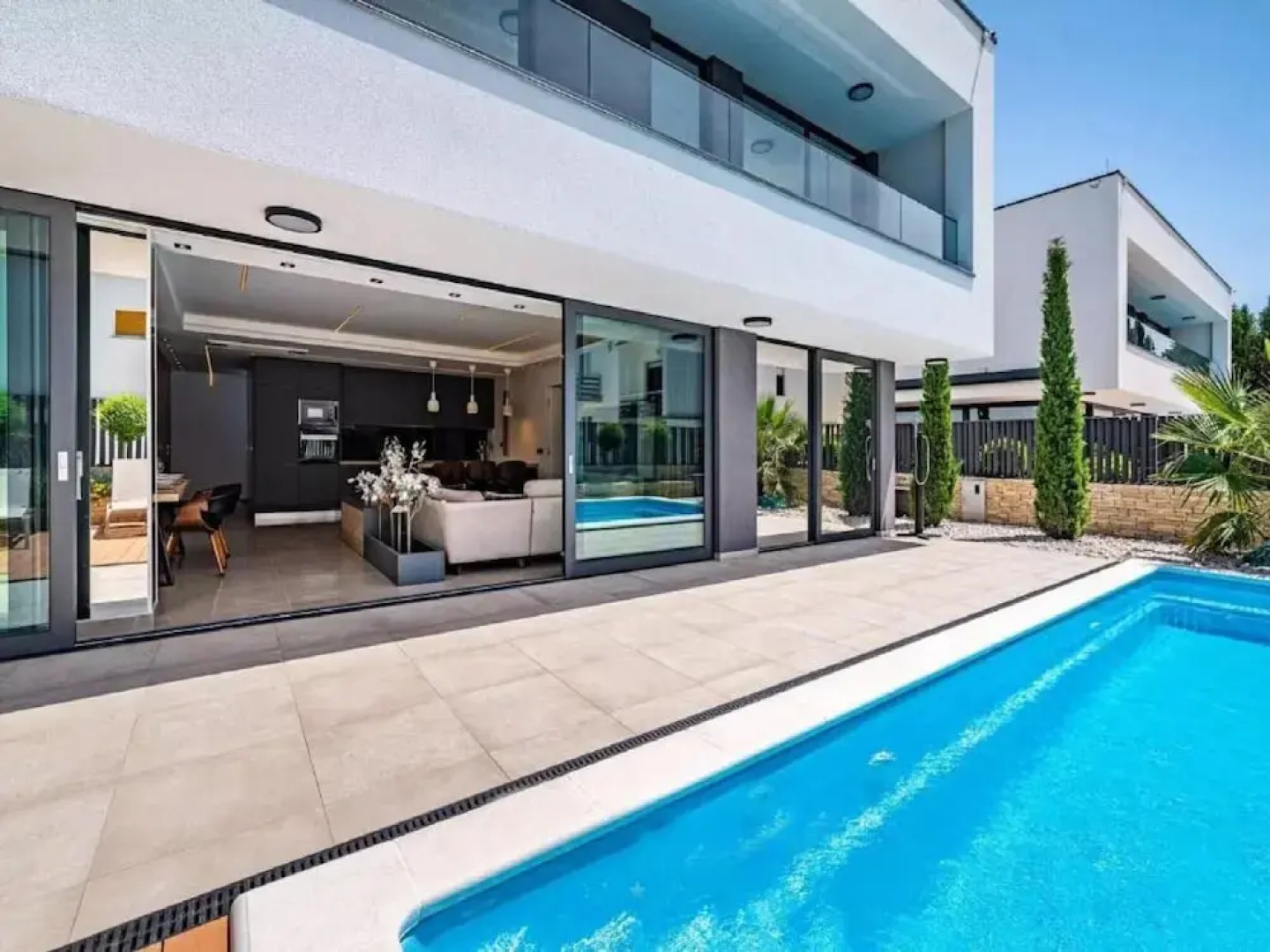 Villa Alpha - Four Bedroom Villa With Swimming Pool