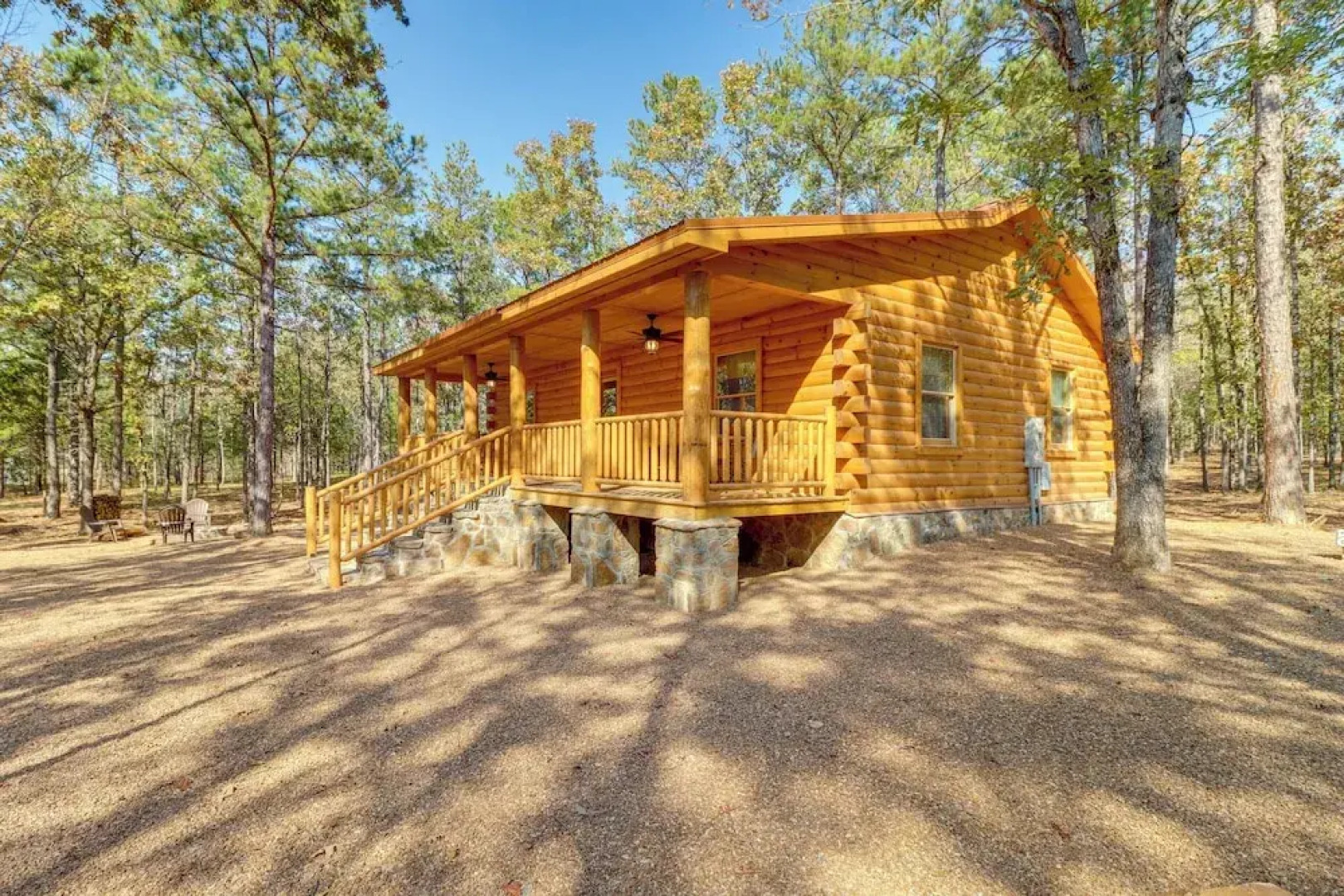 Tumbling Shoals Cabin Near Greers Ferry Lake!