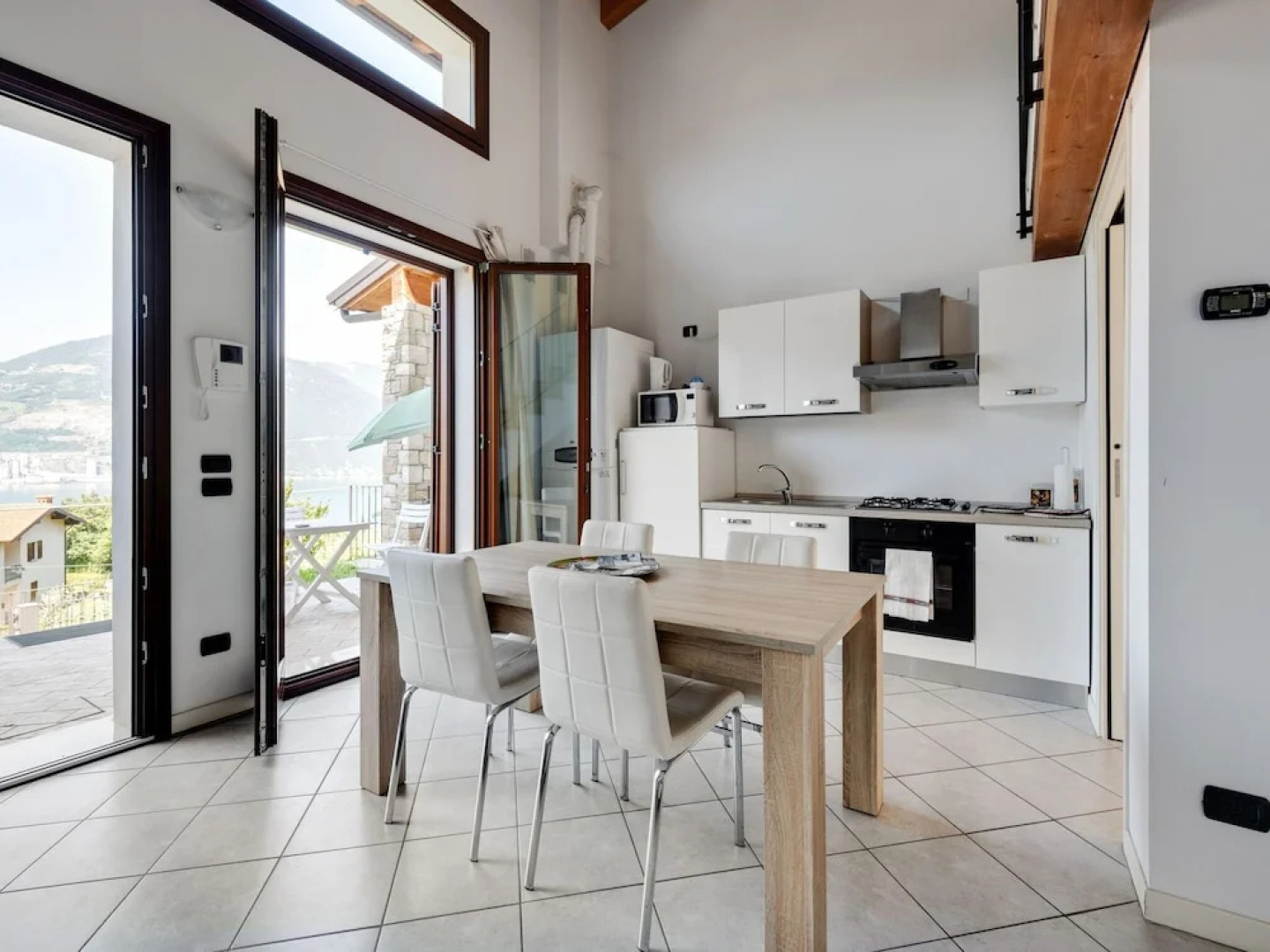 Lake-view Apartment in Silviano With Terrace and Garden