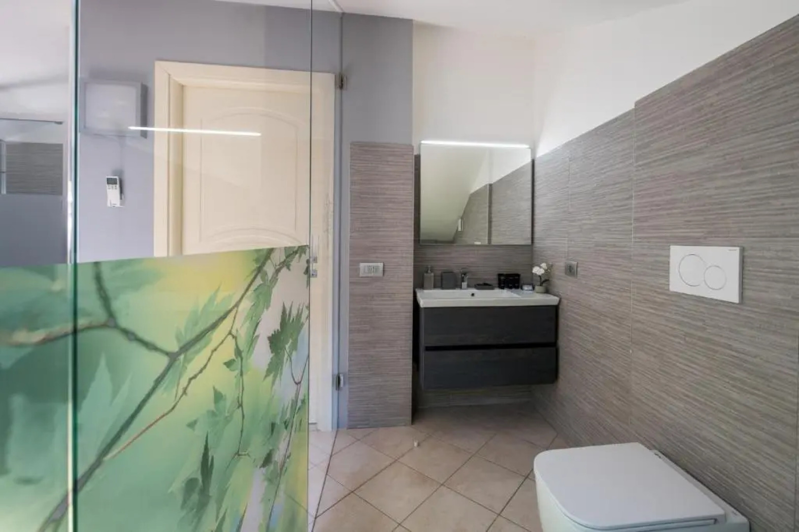 Villa Vittoria-Seasonal Warm Pool-Shared Sauna-Bellagio Village Residence