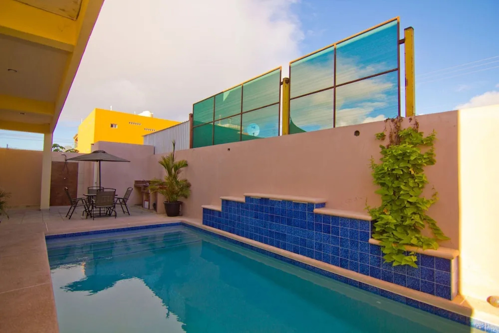 Sexta Seccion 117 3 BR by Casago