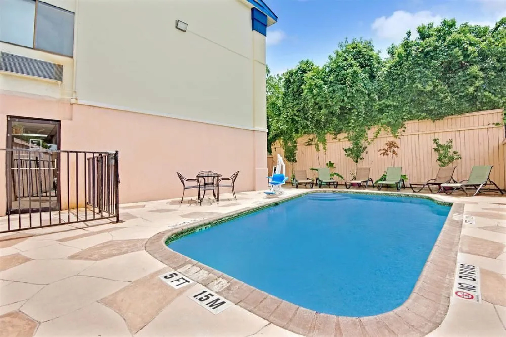 Days Inn Austin Crossroads