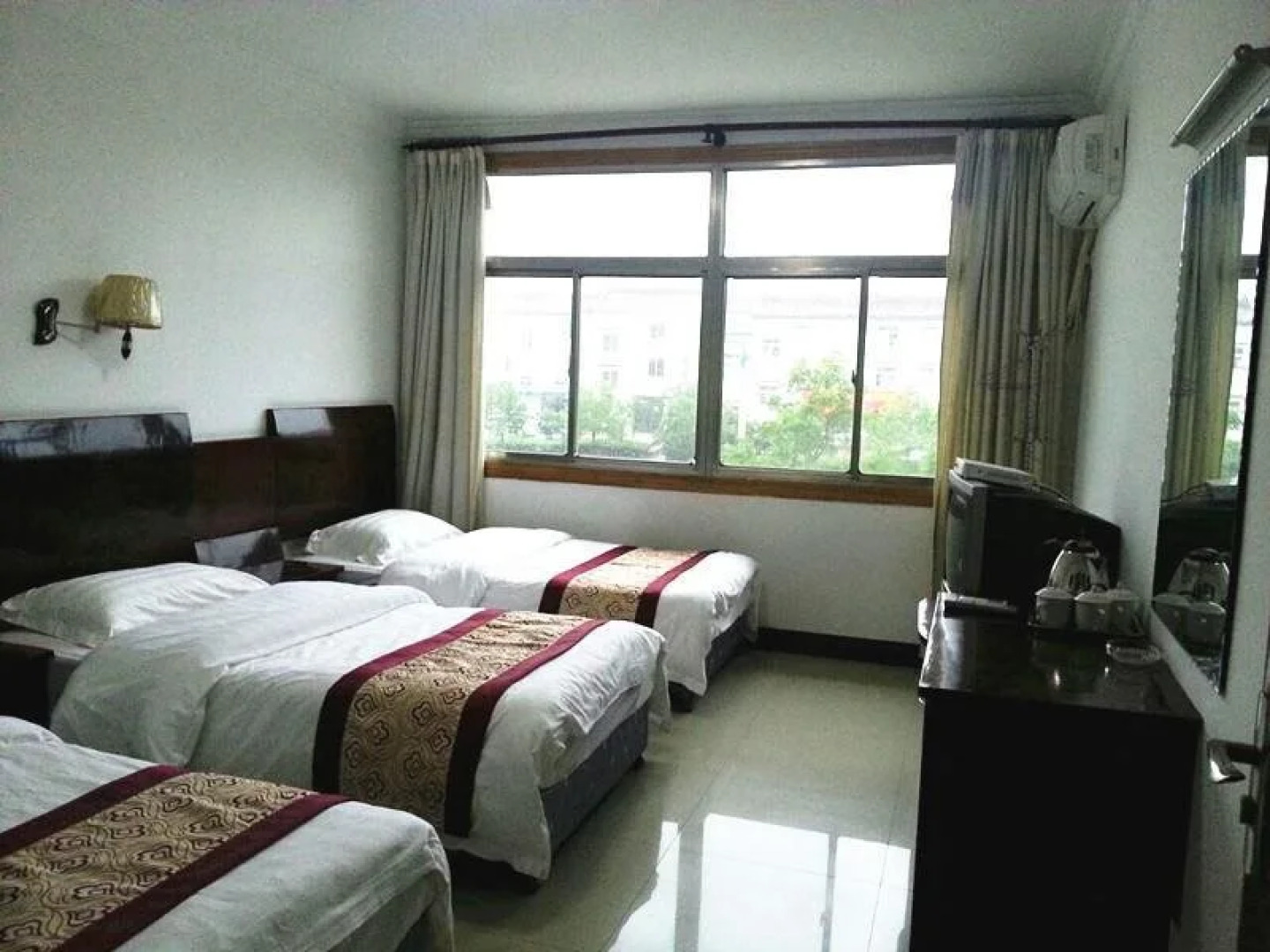 Jiu Hua Mountain Zhong Hua Ge Inn