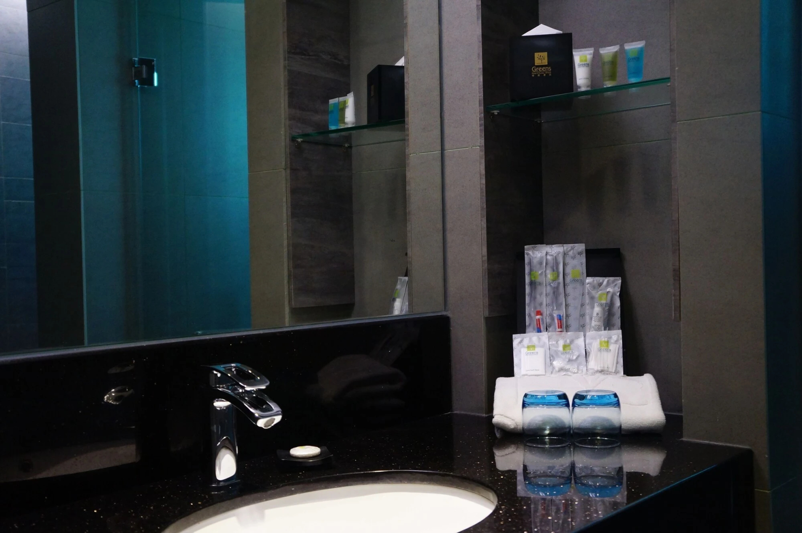 Greens Hotel & Suites