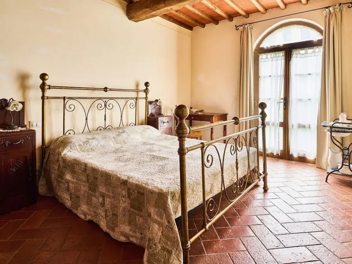 Farmhouse in Chianti With Pool and Garden