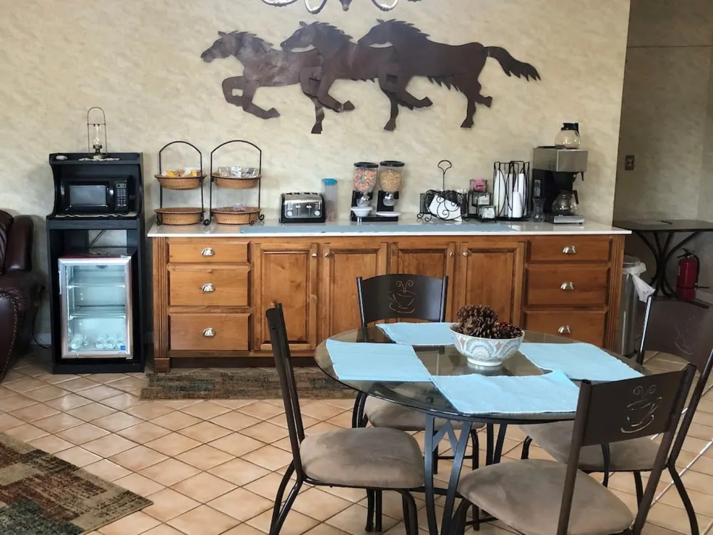 The Tompkinsville Inn