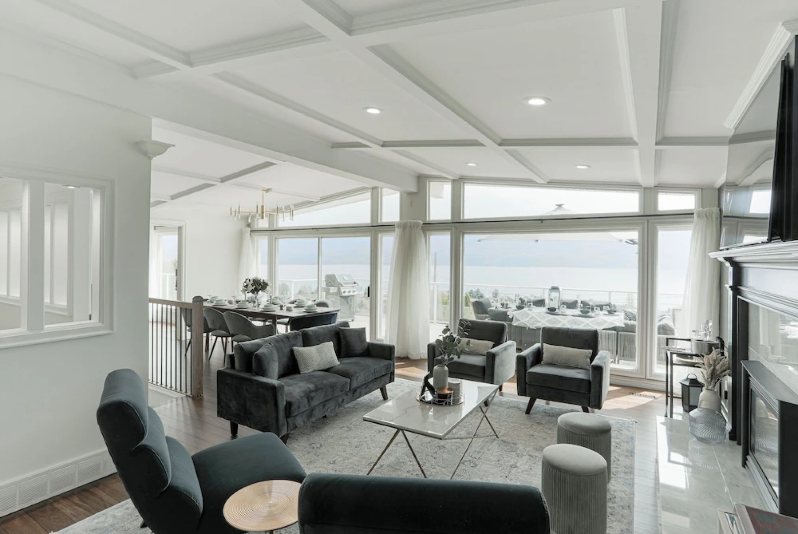 Stunning Views of the Okanagan Lake