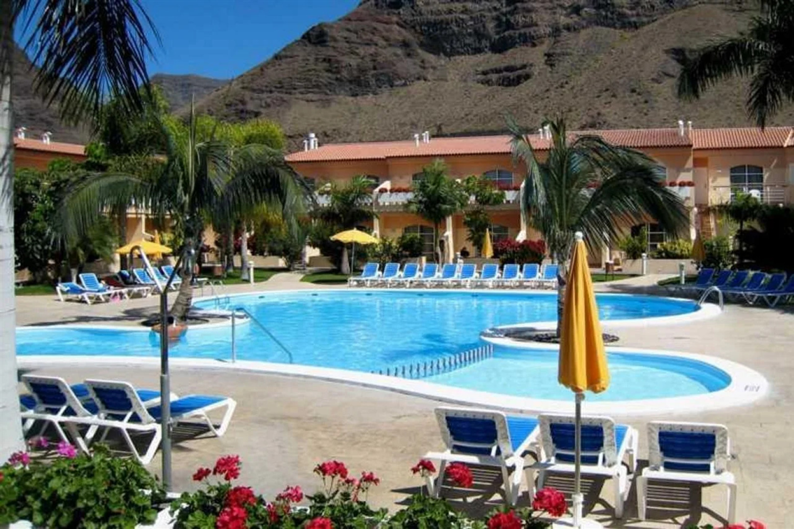 Apartamentos Jardín del Conde