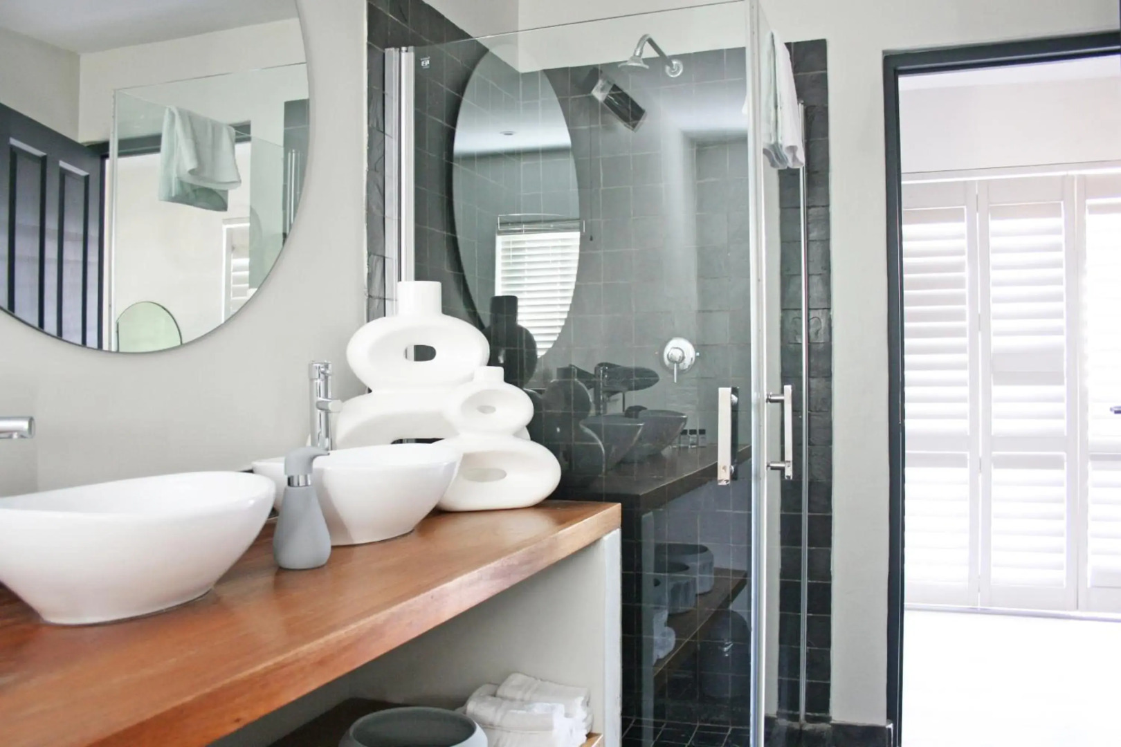 Abalone Hotel & Villas