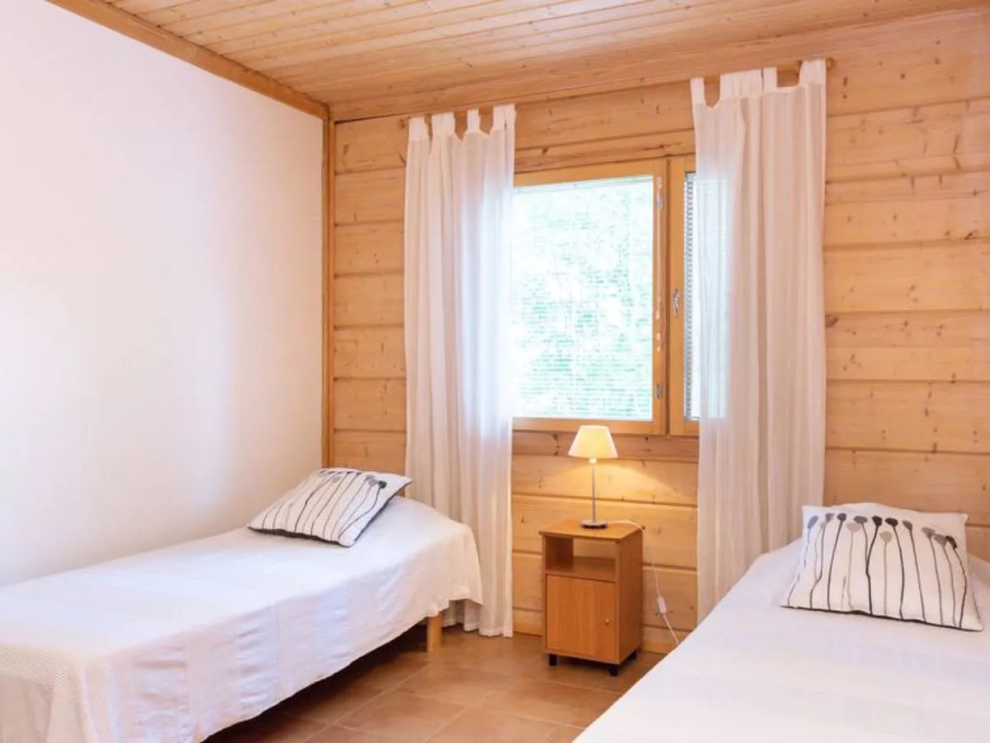Hot pool cottage iitu