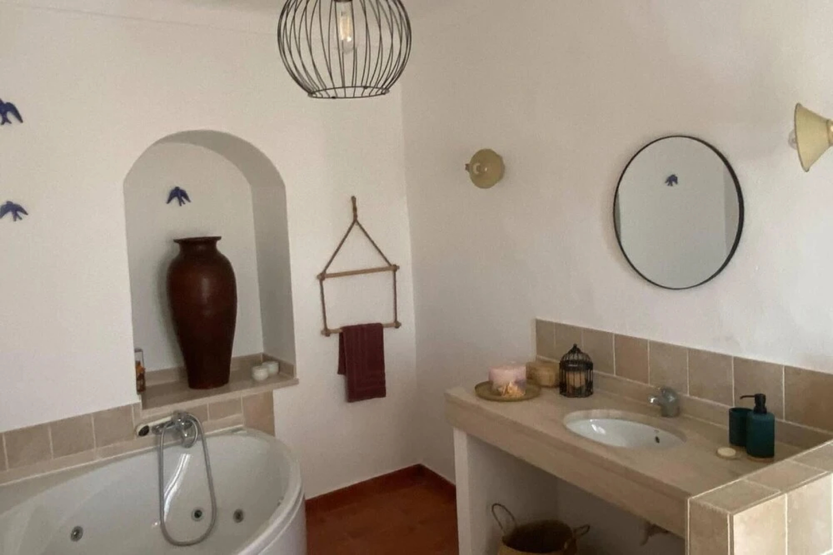 Charming 5-bed House in Granja