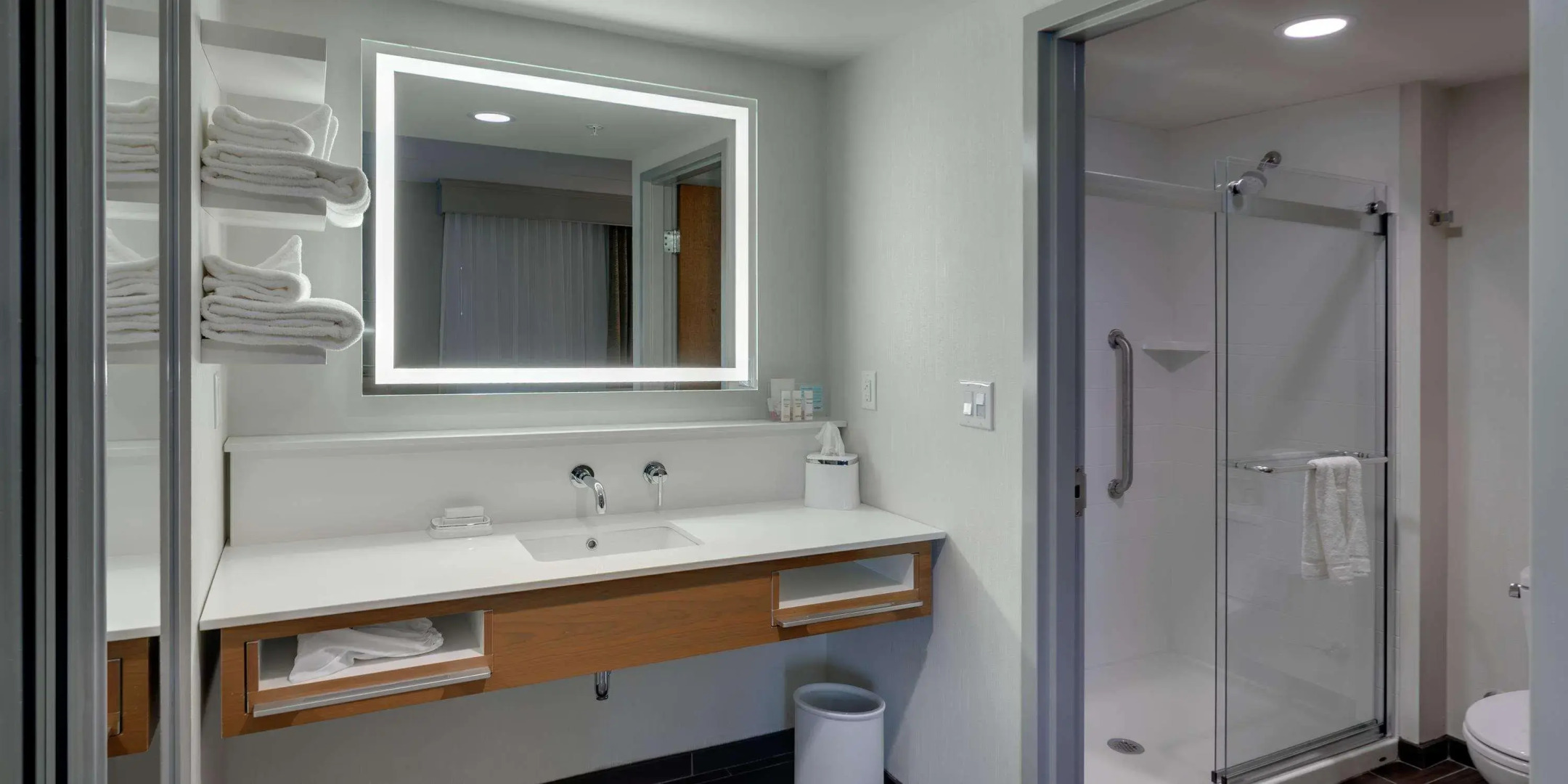 Hampton Inn & Suites Knoxville Papermill Drive