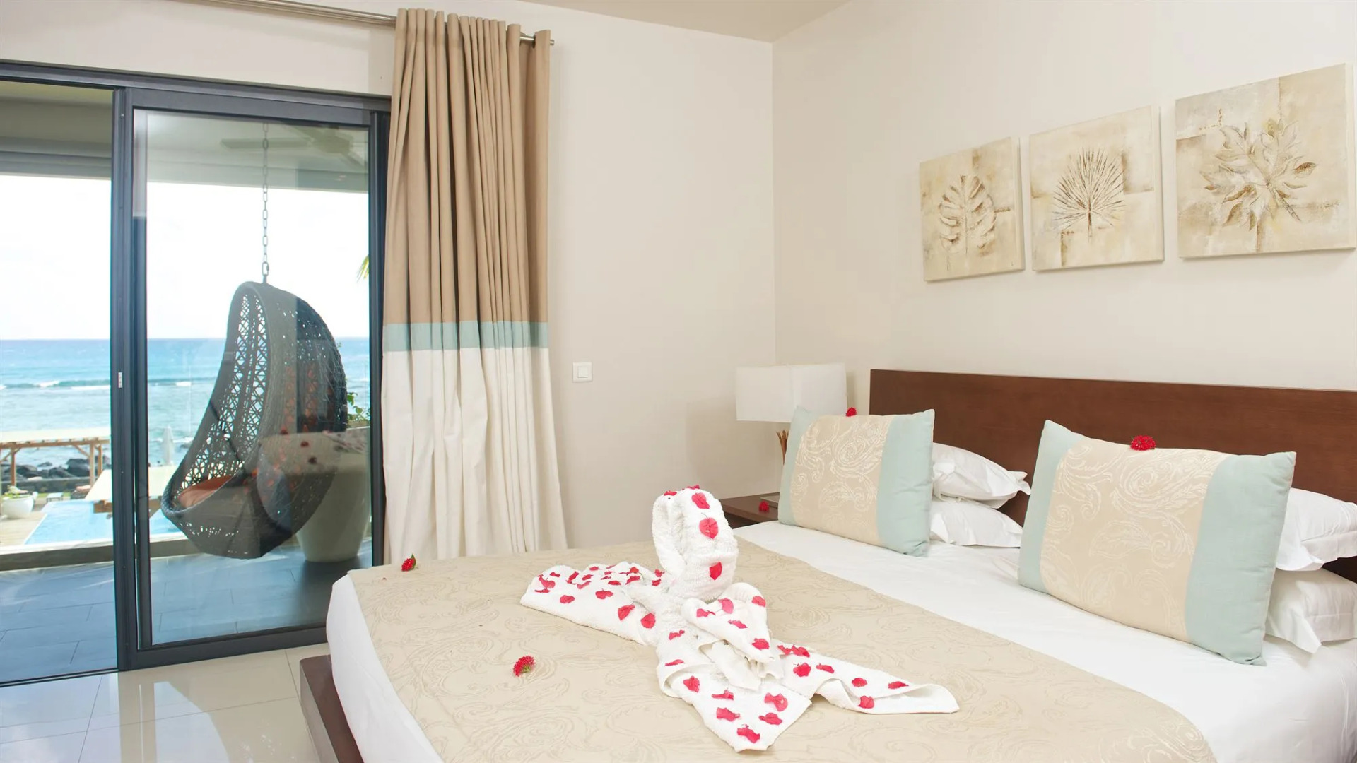 Leora Beach by Horizon Holidays