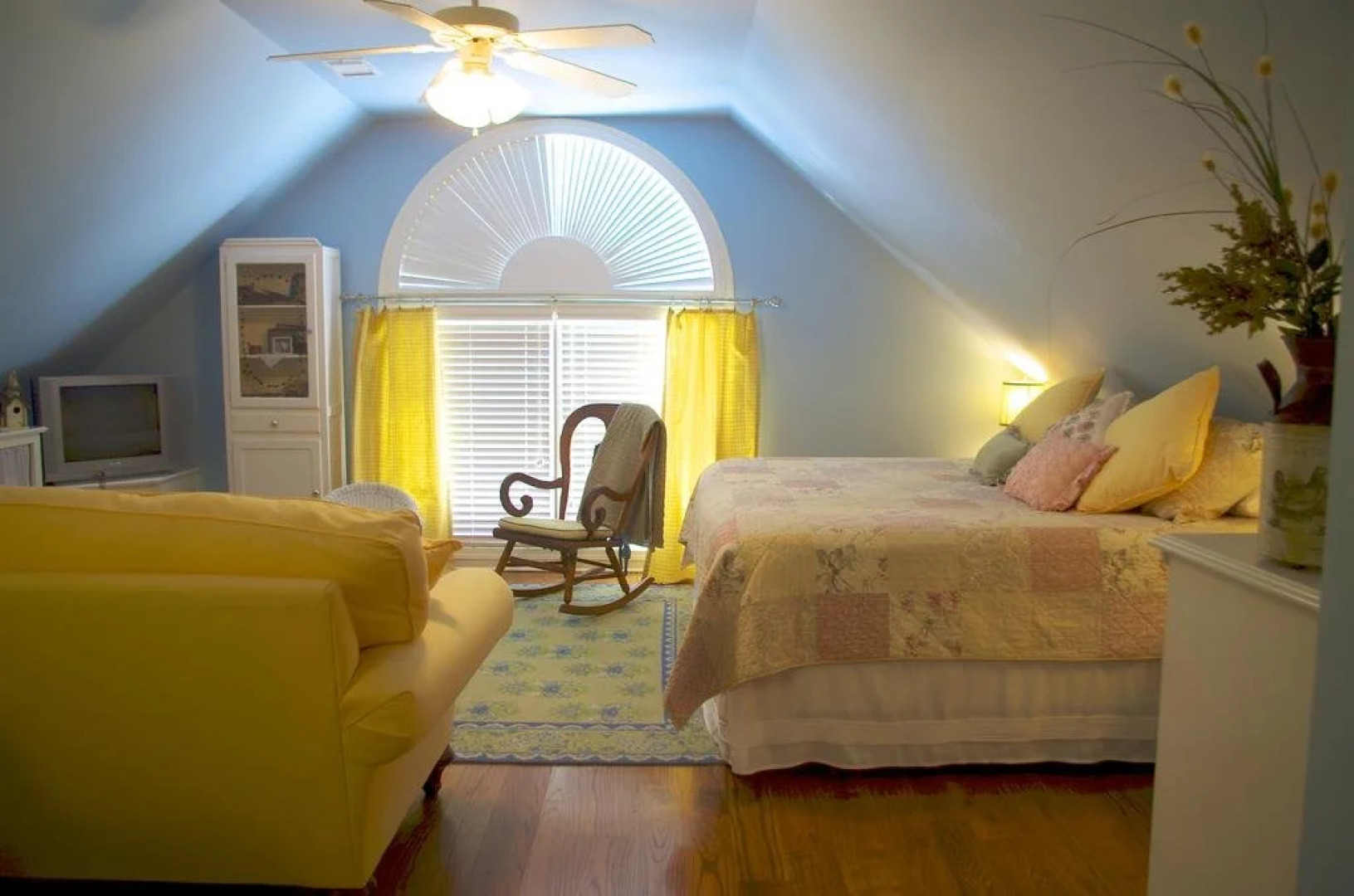 Bama Lakeside Retreat & B&B