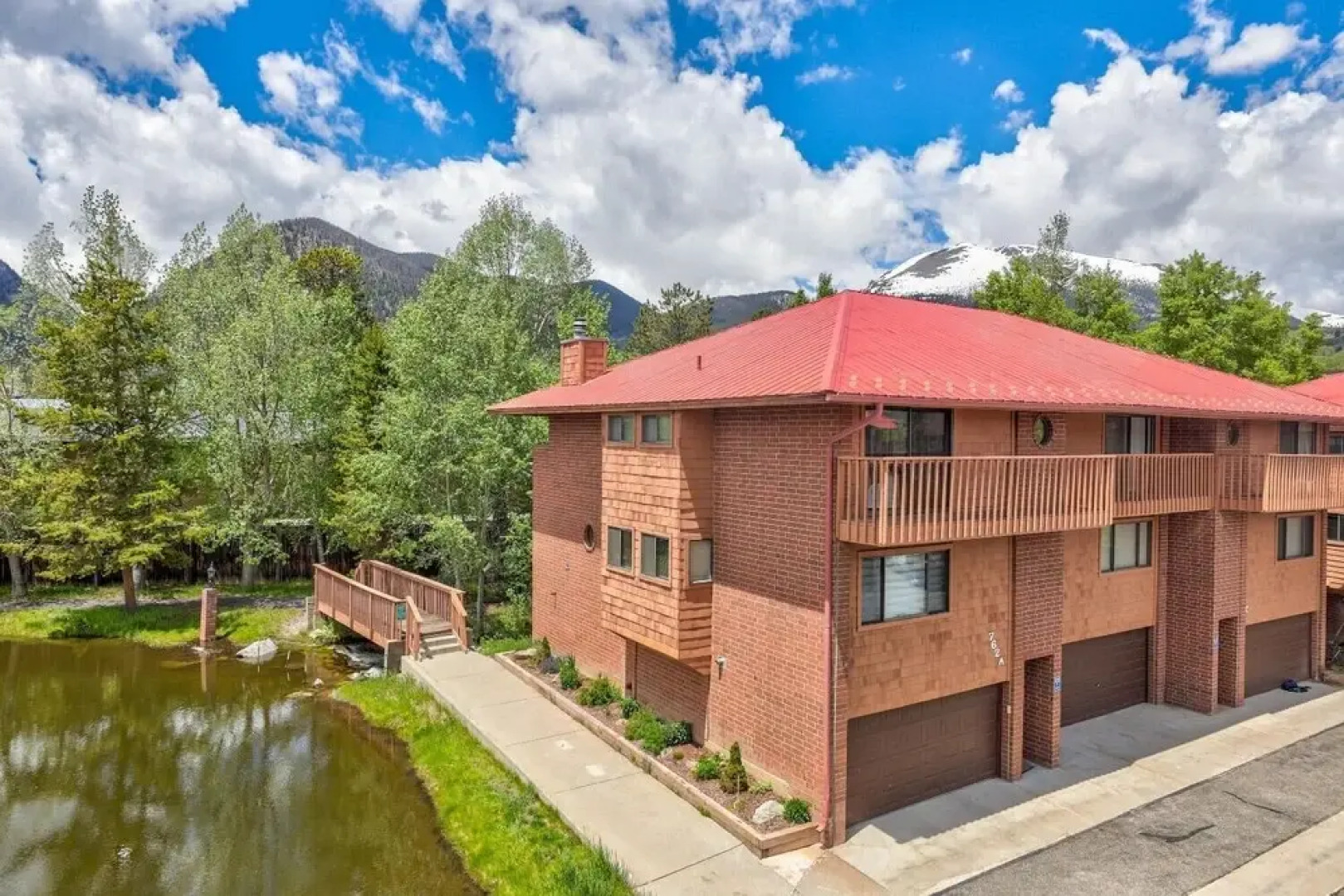 Lagoon  754b 3 Bedroom Townhouse