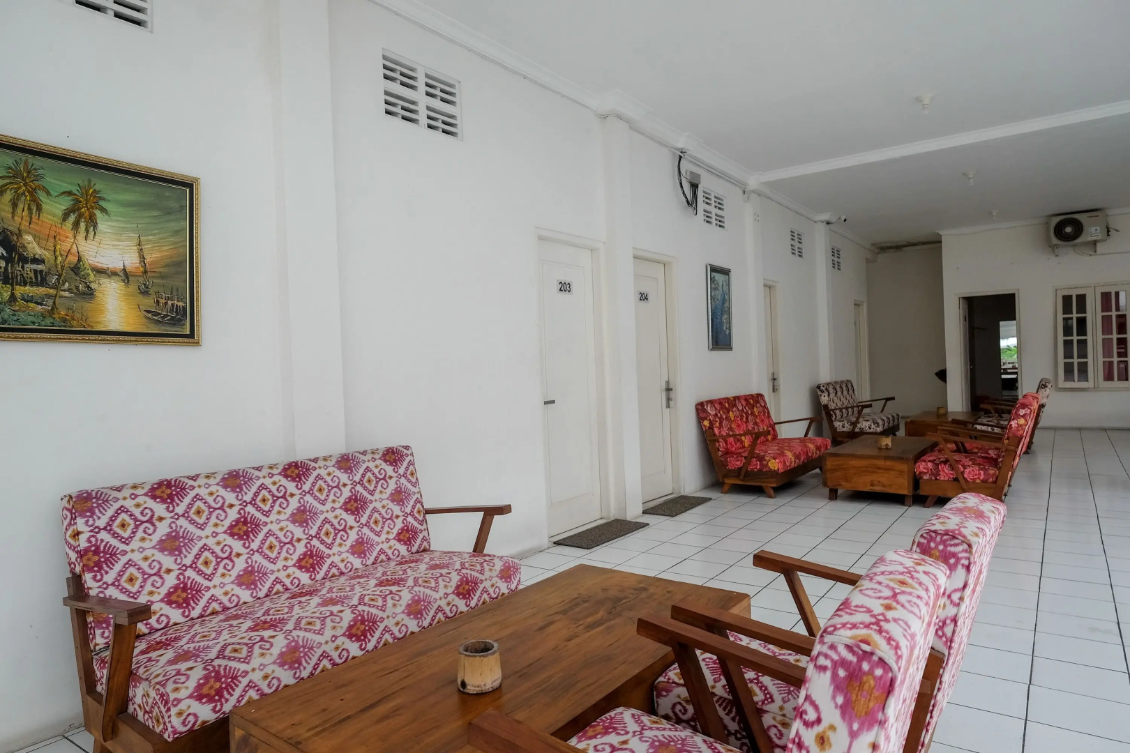 RedDoorz Plus near UMS Solo