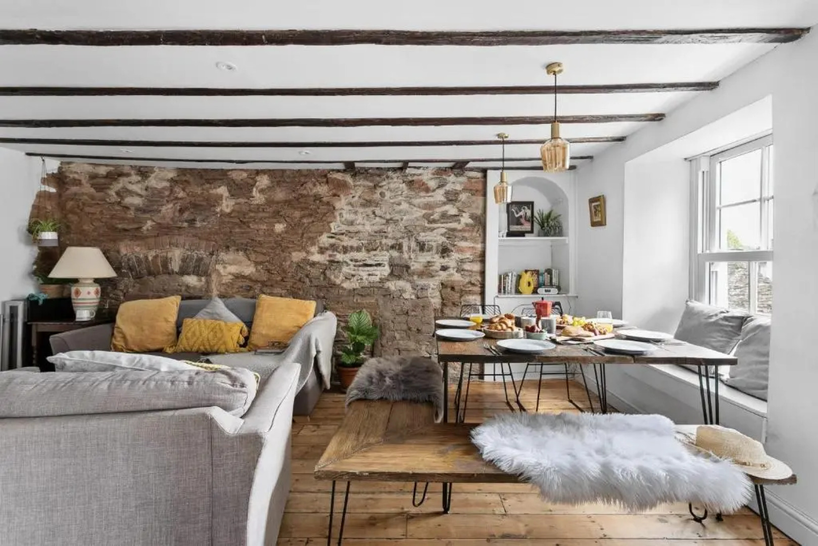 Fourways - Stylish 3-storey Townhouse With Gardens