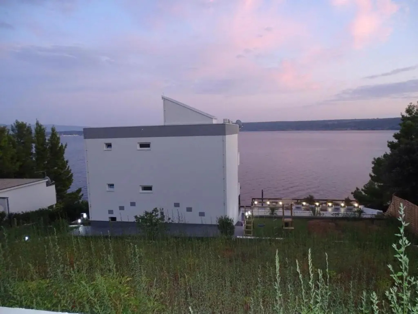 Seaside Villa mit Pool für 12 Personen