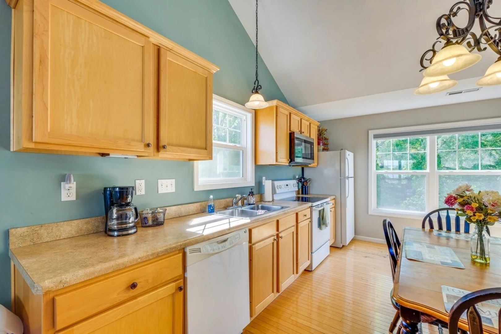 Taylorsville Lake Cottage Rental w/ Hot Tub!