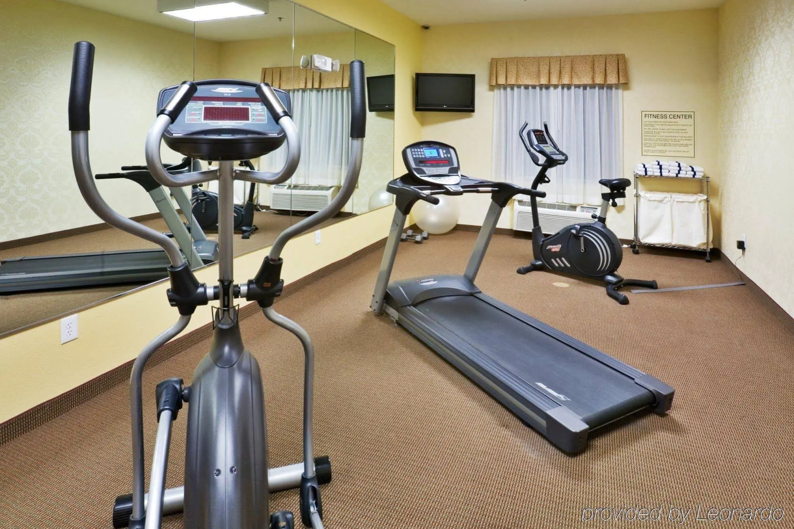 Holiday Inn Express & Suites New Boston by IHG