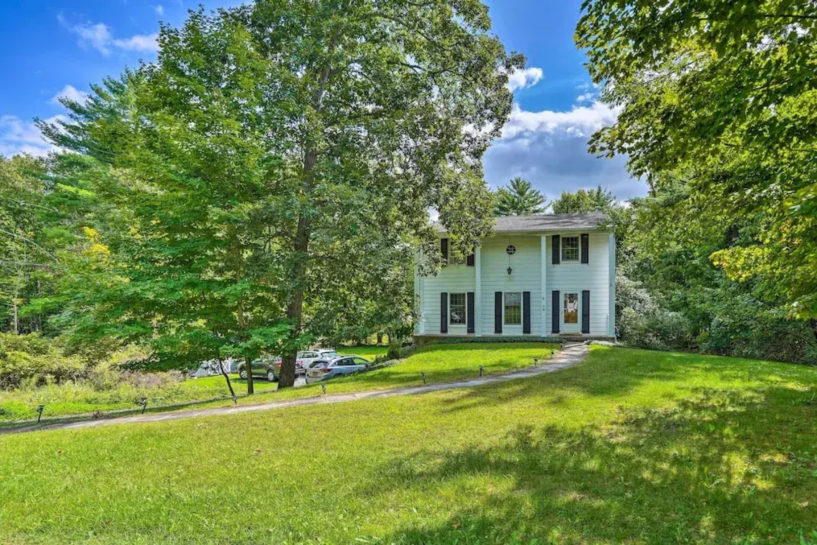 Woodstock Getaway w/ Hot Tub ~ 2 Mi to Dtwn!