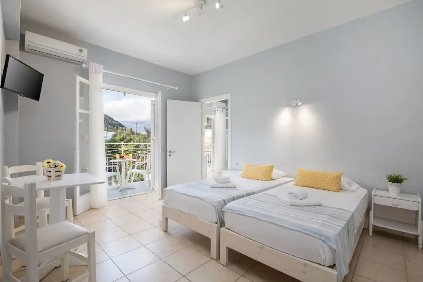 Frida Apartments