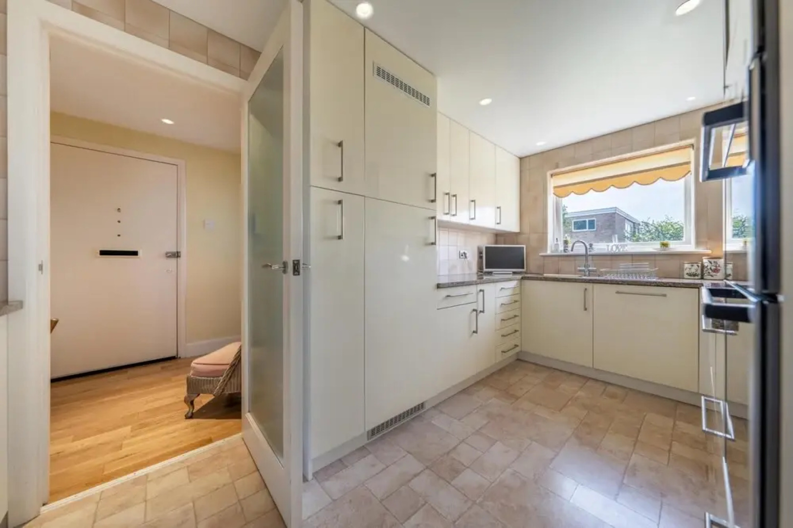 NEW 3BD Flat in the Heart of Bushey